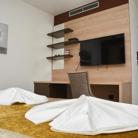 Hotel Meduza Сен Екстериор снимка