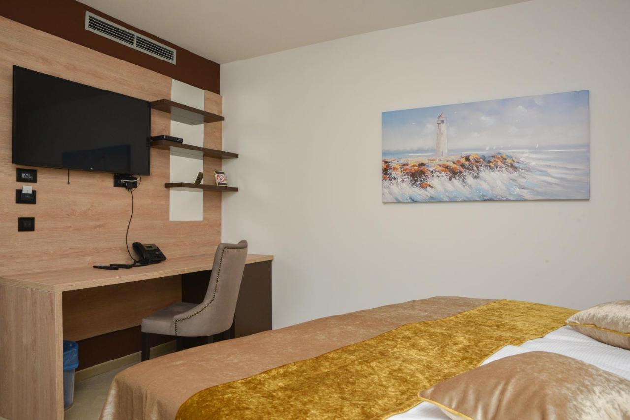 Hotel Meduza Сен Екстериор снимка
