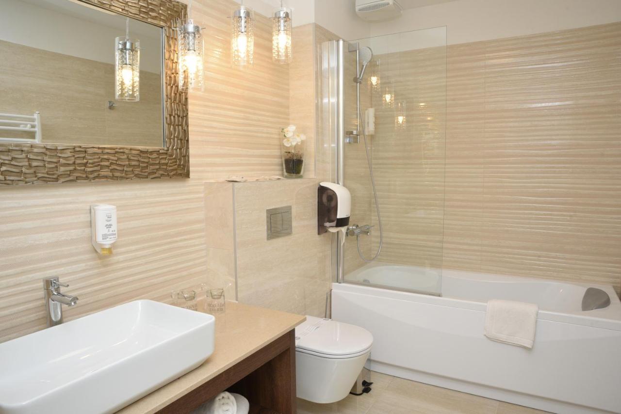 Hotel Meduza Сен Екстериор снимка