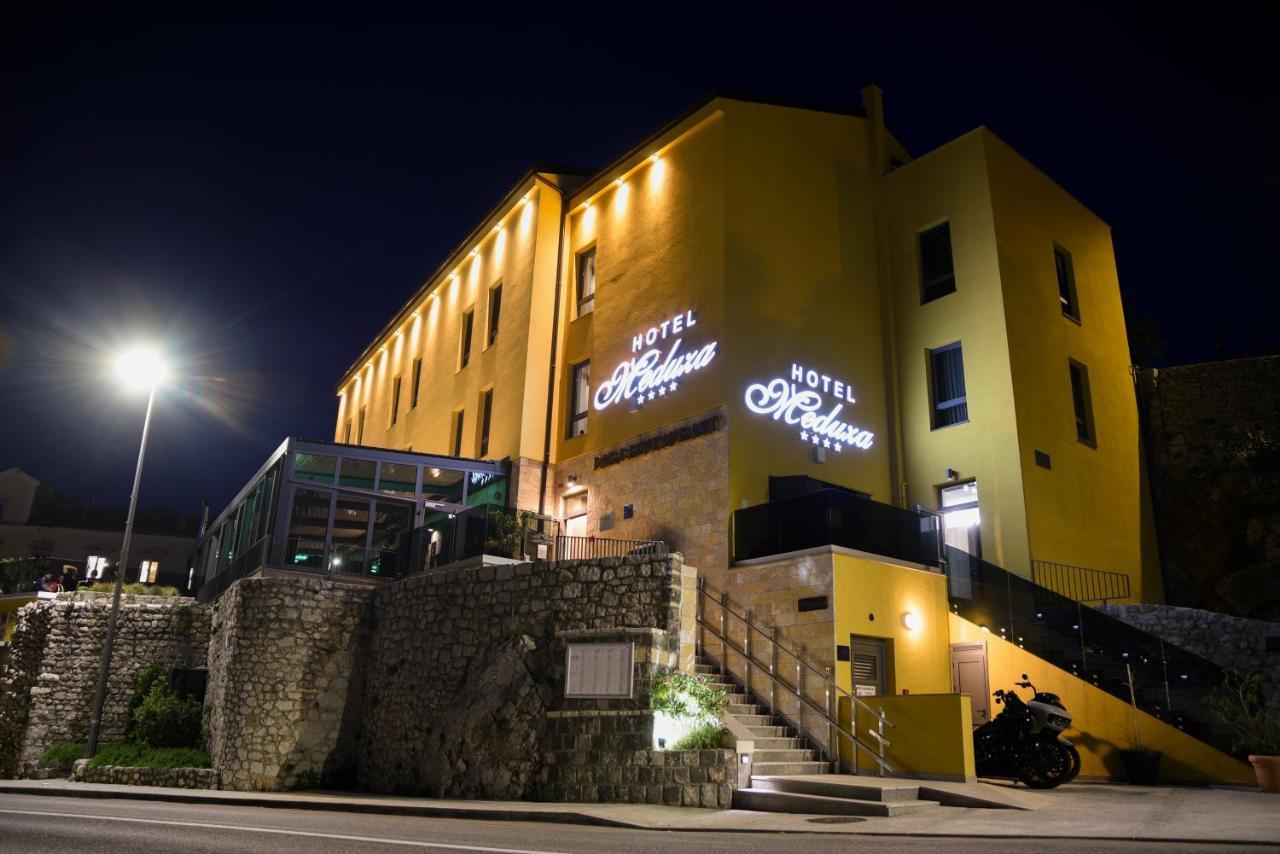 Hotel Meduza Сен Екстериор снимка