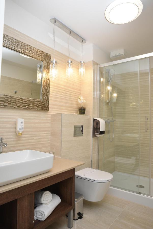 Hotel Meduza Сен Екстериор снимка