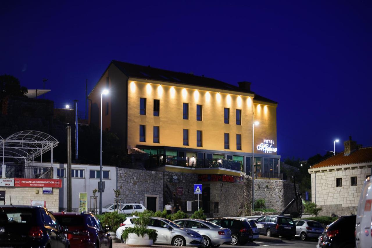 Hotel Meduza Сен Екстериор снимка