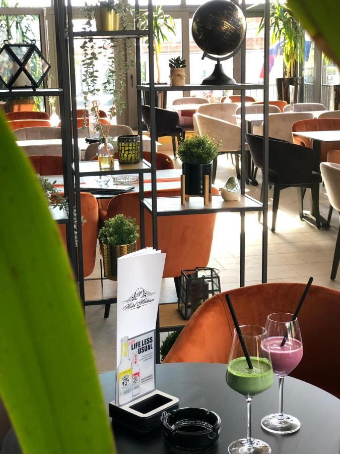 Hotel Meduza Сен Екстериор снимка